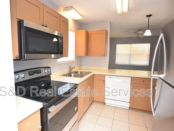 1107 King Ave — Photo 2