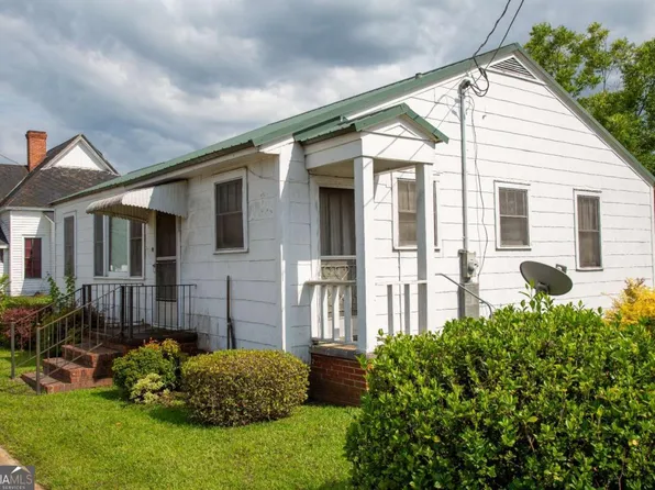 303 W Parker St, Baxley, GA 31513