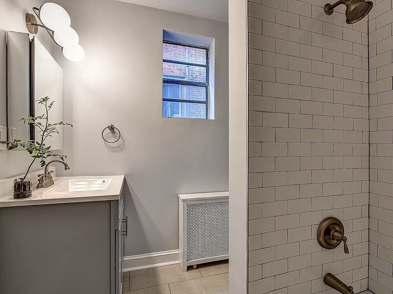 Spruce Street Apartments — Photo 2