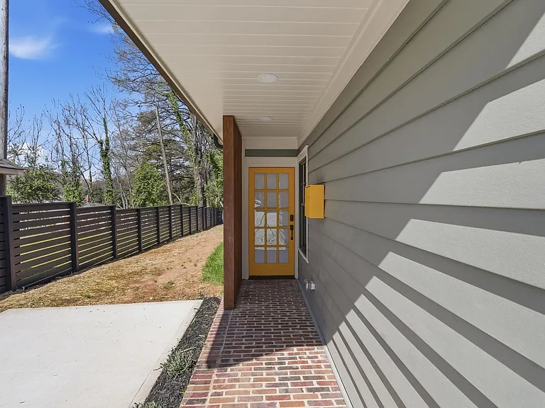 1840 Merriman Ave — Photo 3
