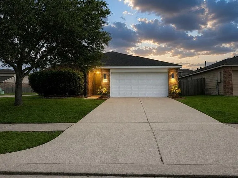 301 Turquoise Trade Dr — Photo 1