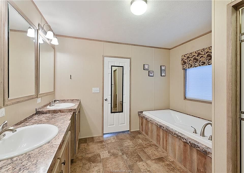 2nd image of 12384 Burgess Rd