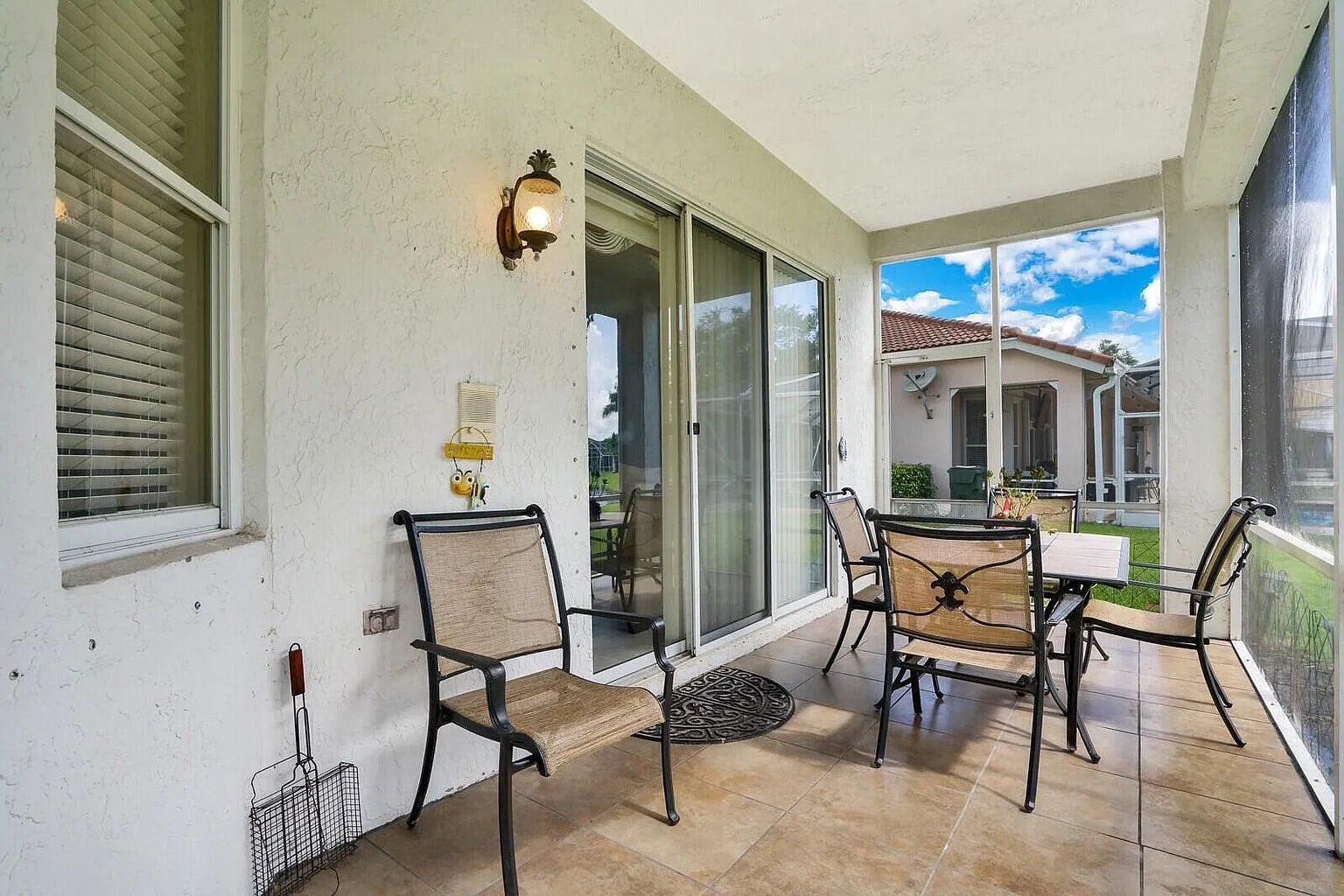 5 bed, 2.5 bath, 2910 sqft, $9,000 — Photo 4