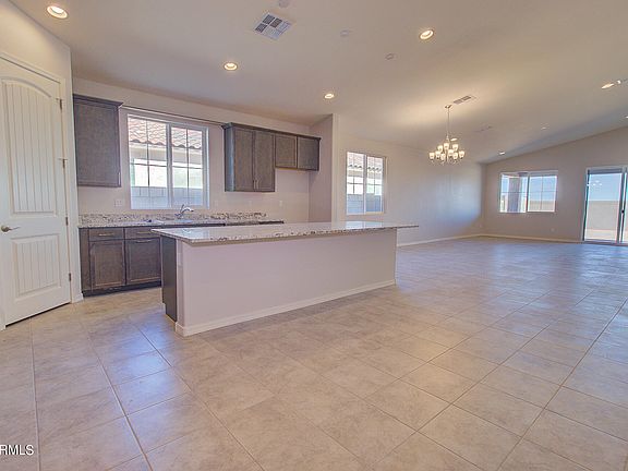 5th image of 1134 E WESTWOOD Drive