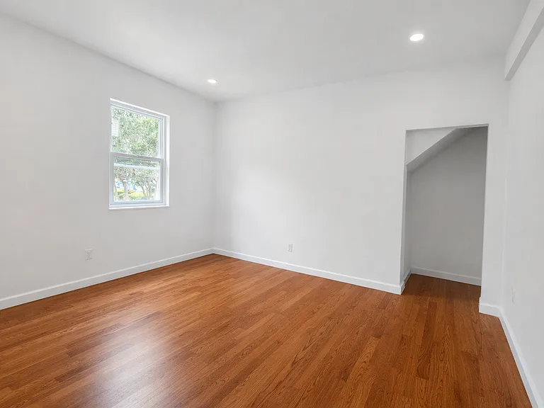 14 Chapman St #2 — Photo 2