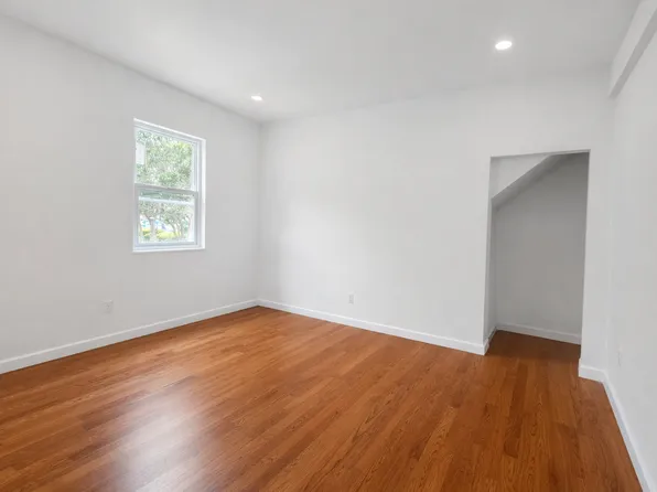 14 Chapman St #2, Quincy, MA 02170