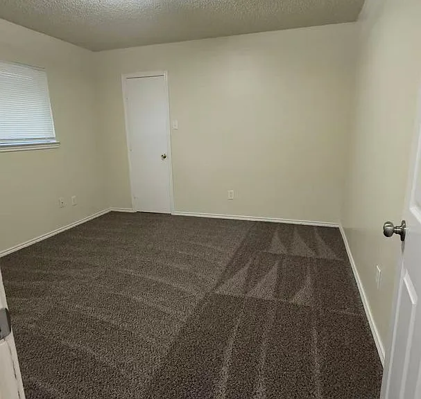 212 Darrin Dr — Photo 4