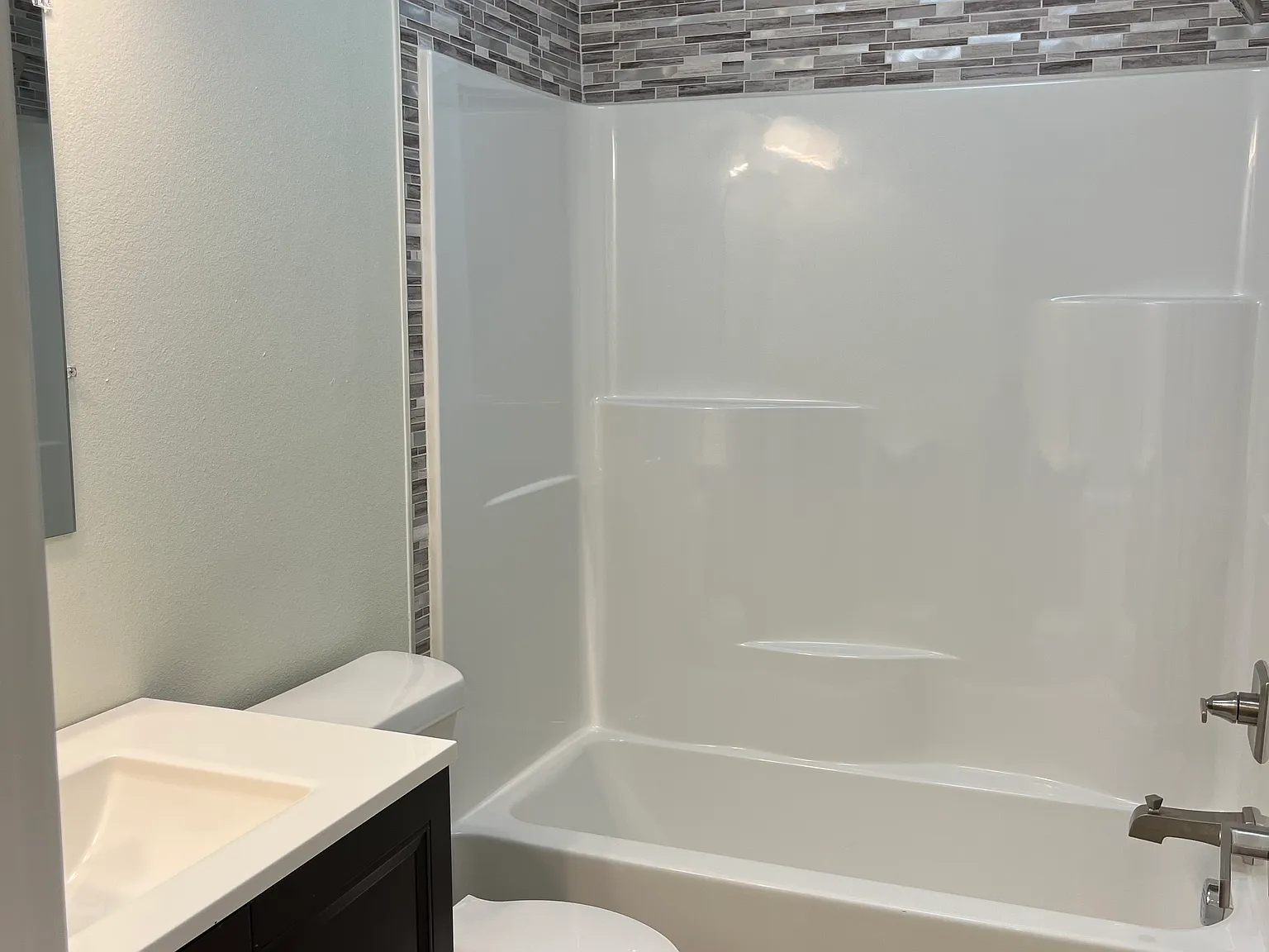 3 bed, $1,495 — Photo 2