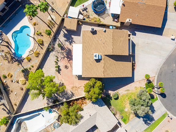 4th image of 4910 W Torrey Pines Cir