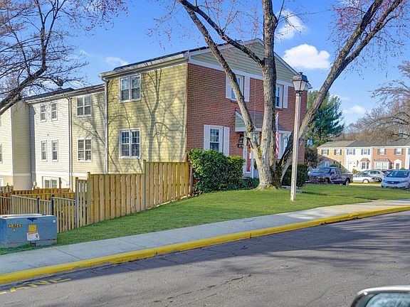 2nd image of 1840 Sharwood Pl