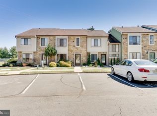 22 Topaz Ln, Hamilton, NJ 08690