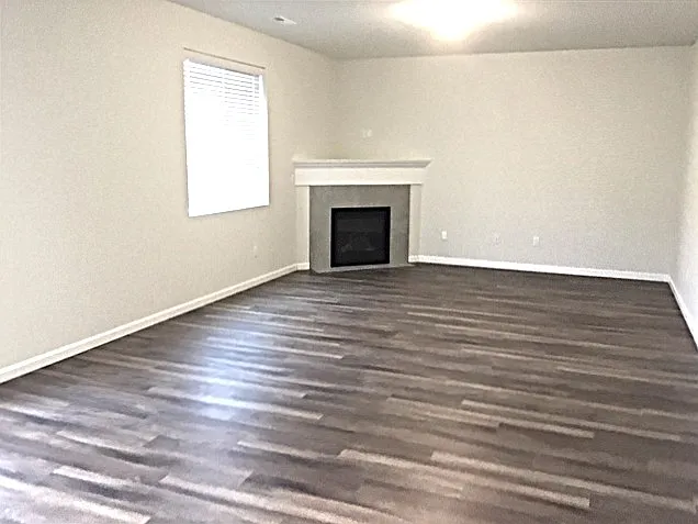 4 bed, 2.5 bath, 2378 sqft, $3,310 — Photo 4