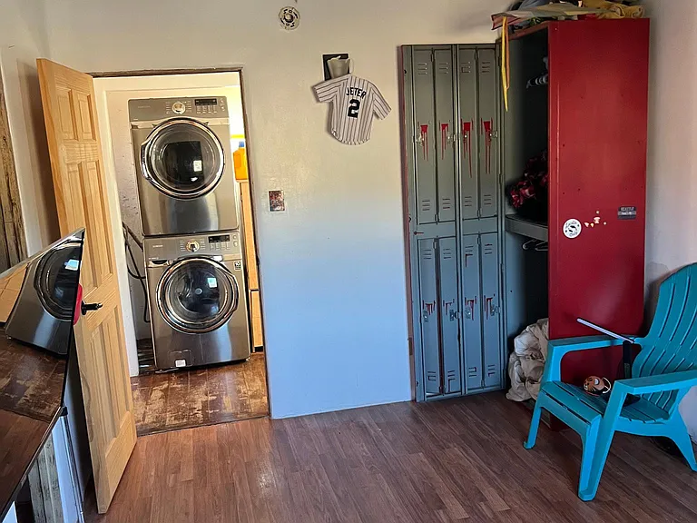 618 Nelson Ln — Photo 18