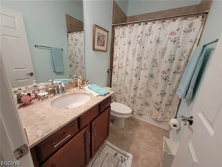 10714 Cetrella Dr — Photo 15