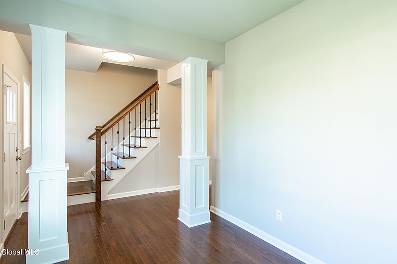 3rd image of 7 Mapleton Court
