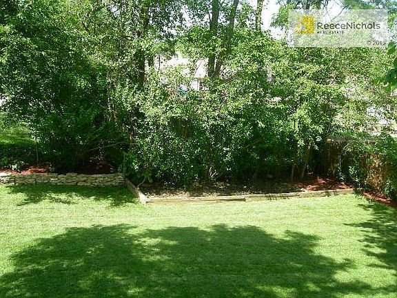 5th image of 605 SE Mount Vernon Dr