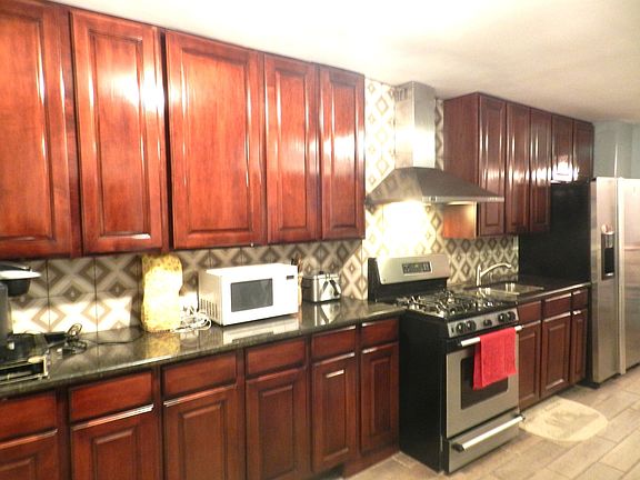 4th image of 9302 S Sproat Ave