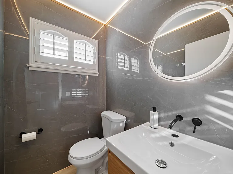 12246 Janet St — Photo 36