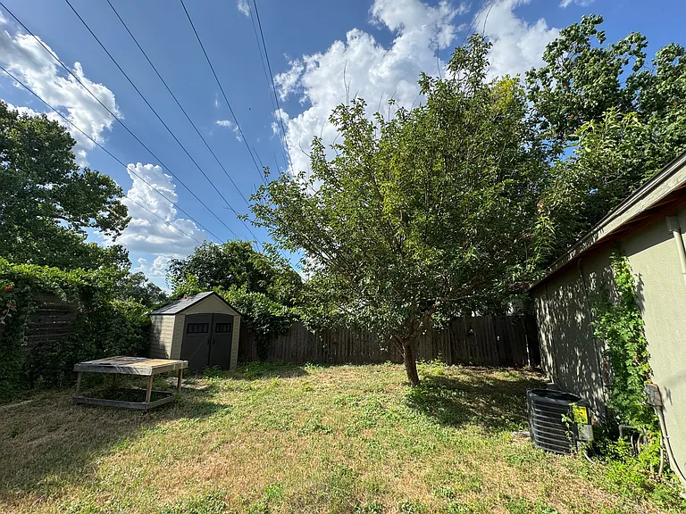 5200 Overbrook Dr #B — Photo 15