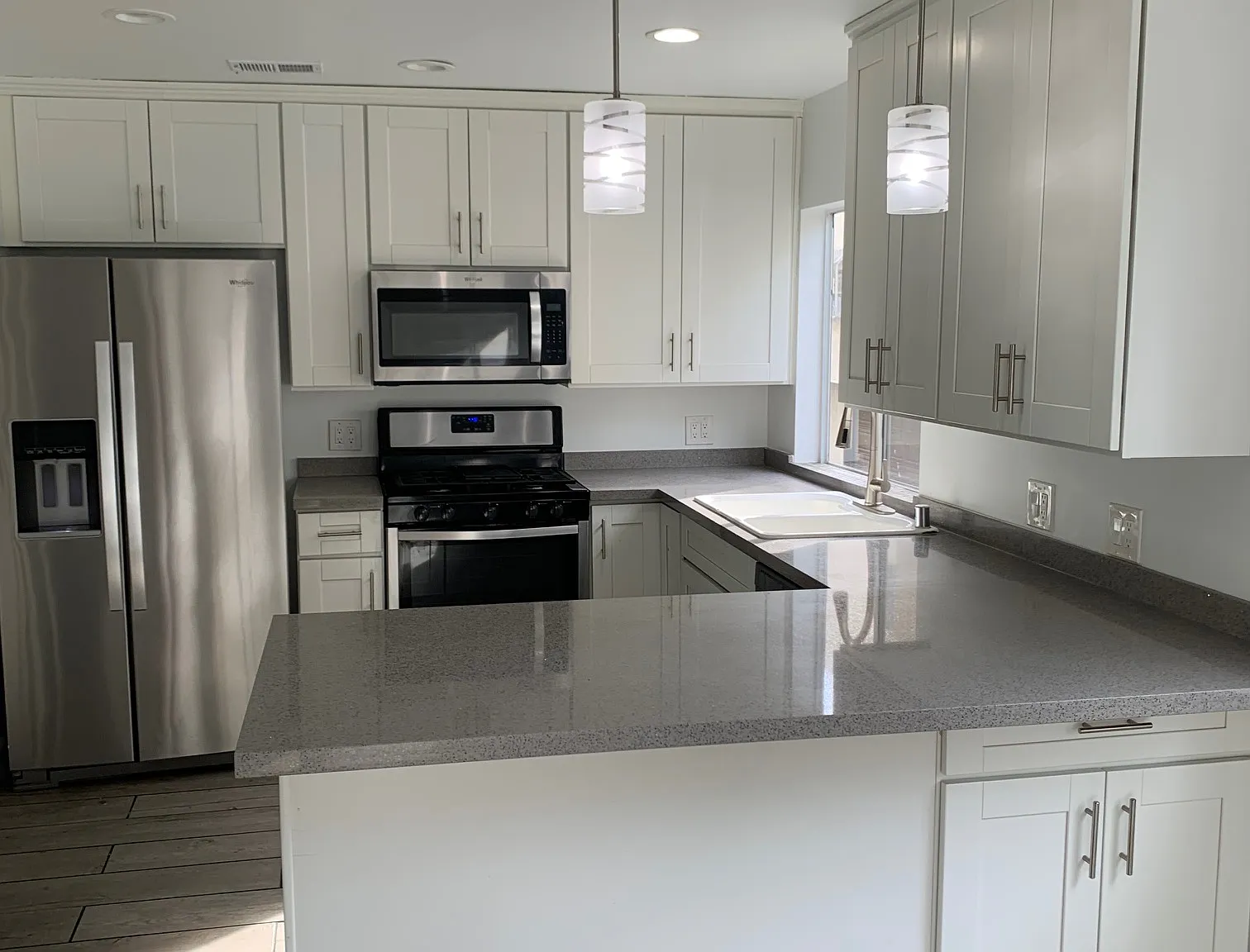 3 bed, 2.5 bath, 1300 sqft, $3,999 — Photo 2