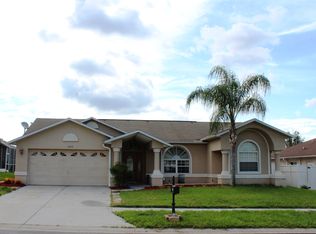1622 Crazy Horse Dr, Lutz, FL 33559