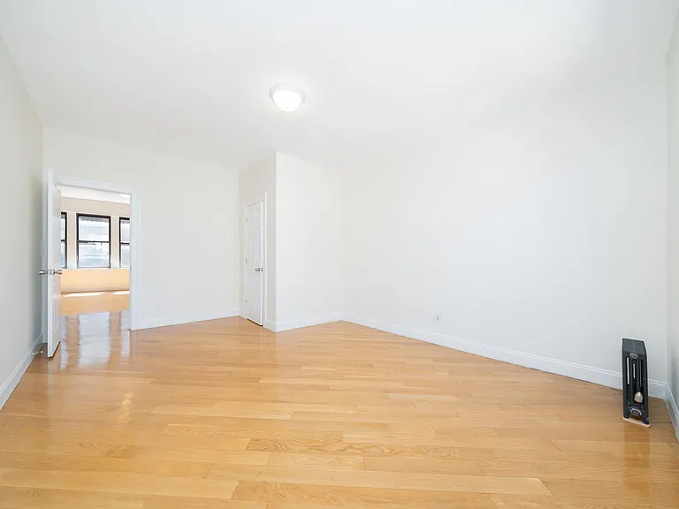 370 Fort Washington Ave #503 — Photo 18