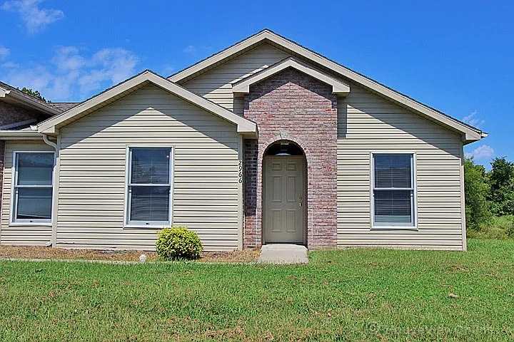 2970 Shamrock Ct — Photo 2
