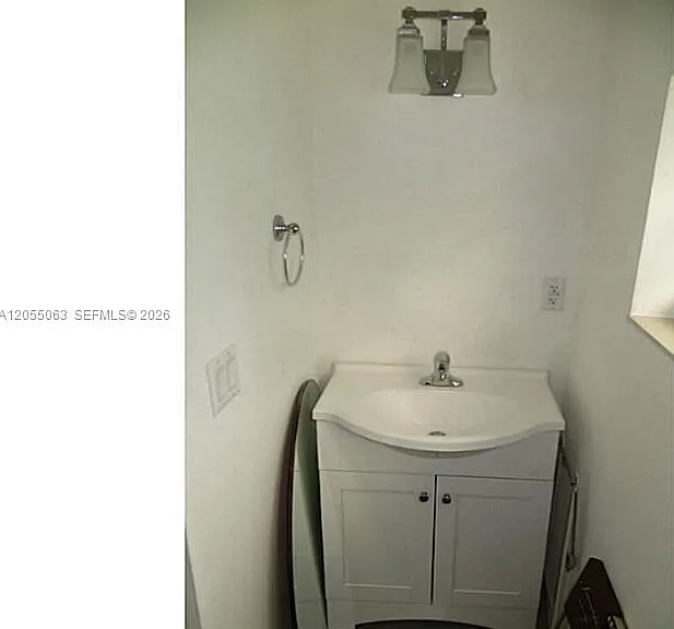 5851 SW 28th St — Photo 21