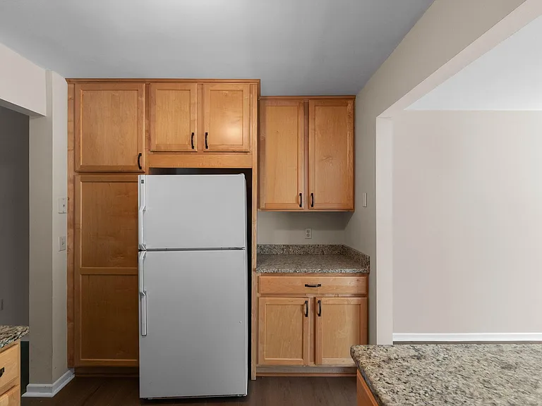 304 Pondridge Cir — Photo 8