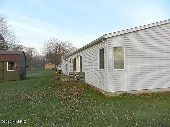 5th image of 2462 E Napier Ave