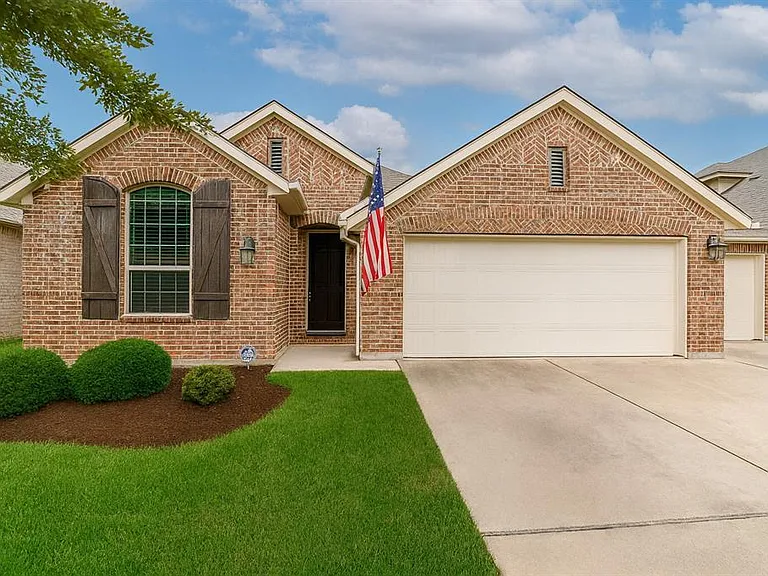 4216 Hannover Way — Photo 1