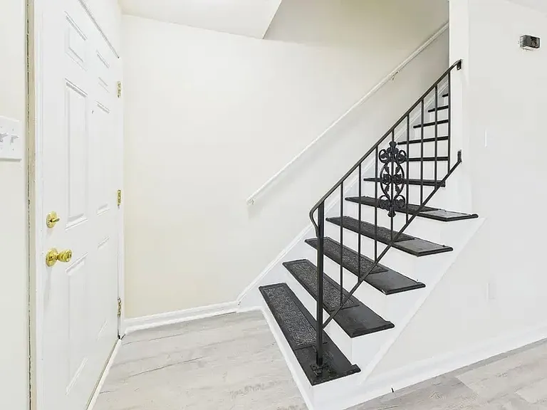 800 Arlington Rd — Photo 9