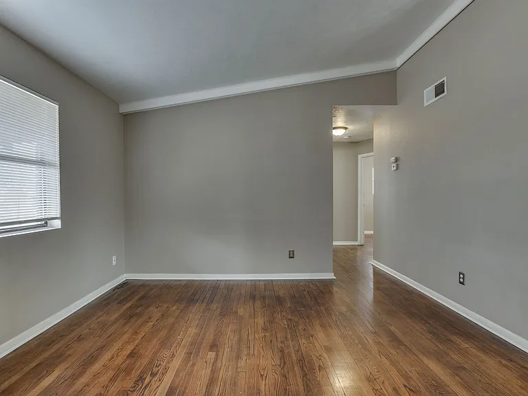 1432 SW 61st Ter — Photo 8