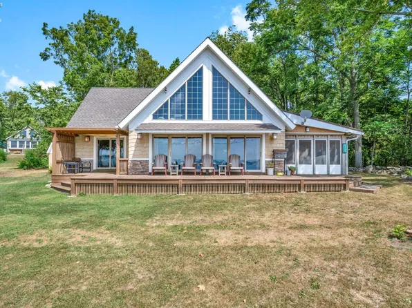 1705 Deist Rd, Middle Bass, OH 43446