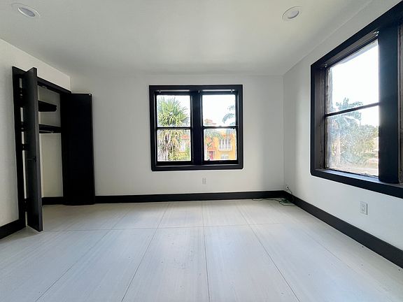 2nd image of 1614 Harrison St APT 3