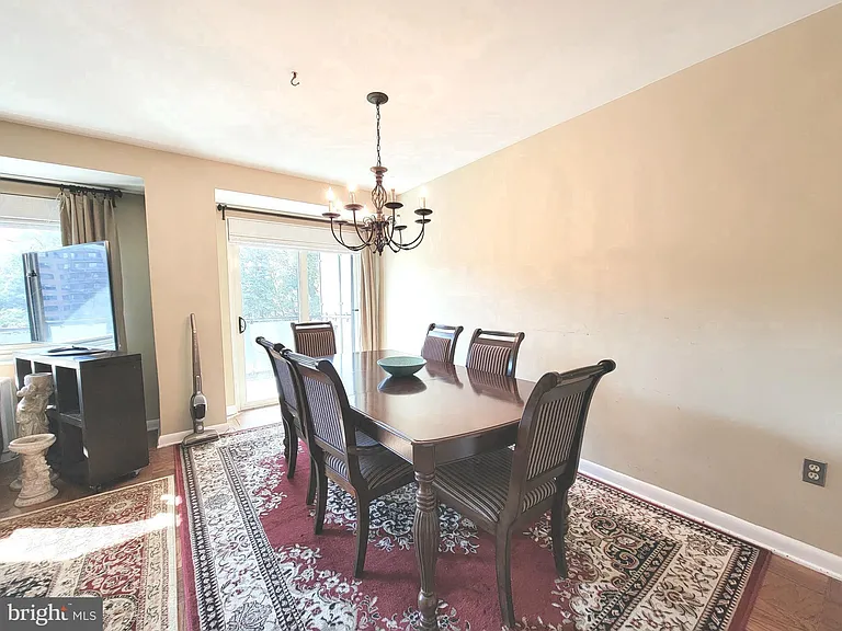 4201 Cathedral Ave NW #820E — Photo 8