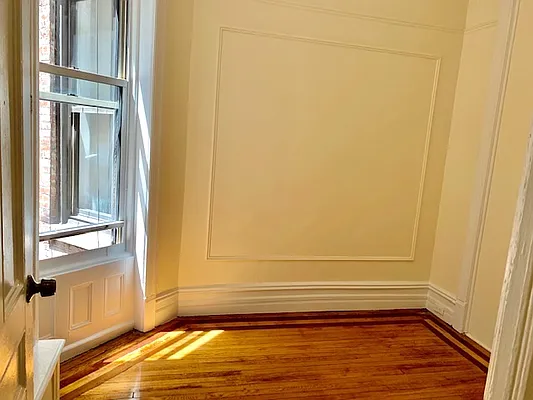 Rented by Walber 82nd Street | media 4