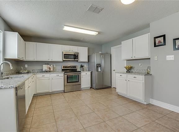 5th image of 2325 Live Oak Dr