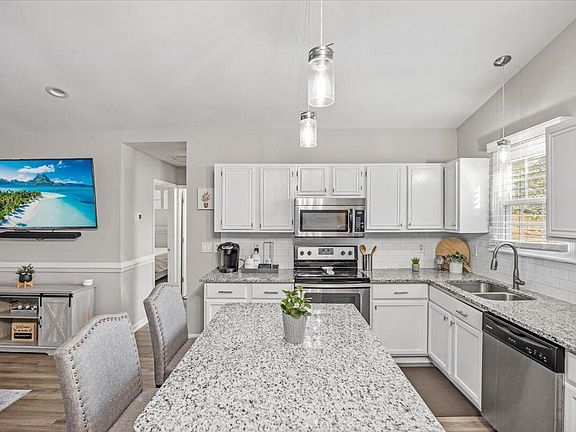 4th image of 107 Claymont Rd