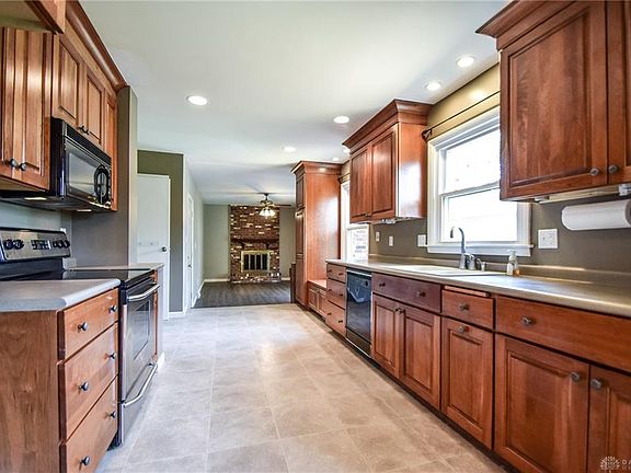 3rd image of 4223 Wynfield Pl