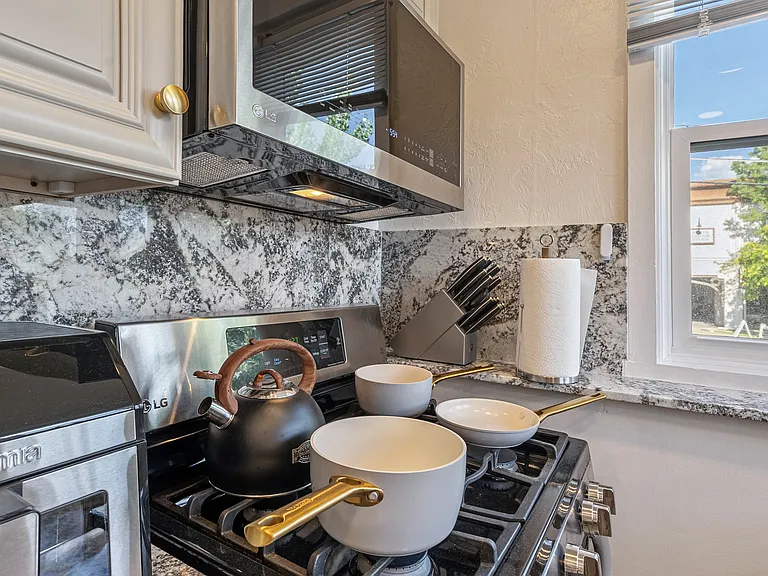 271 E St #1-2 — Photo 11