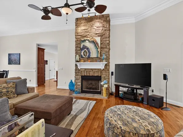 19 Ashlar Ct, Waynesboro, VA 22980