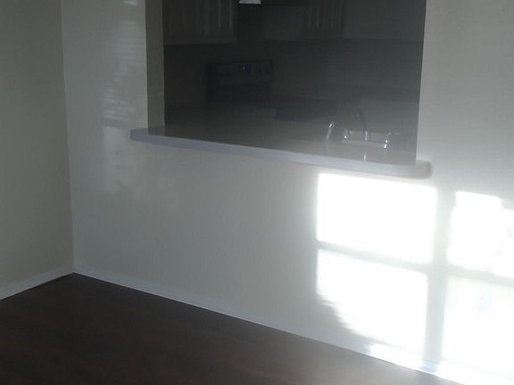 2nd image of 1115 Suburban St