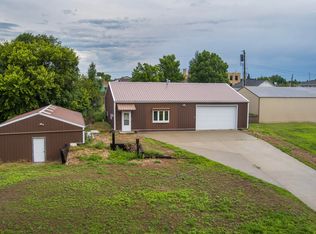 412 W Sampson Ave, Linton, ND 58552