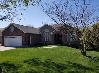 325 Crest Ave, Holts Summit, MO 65043