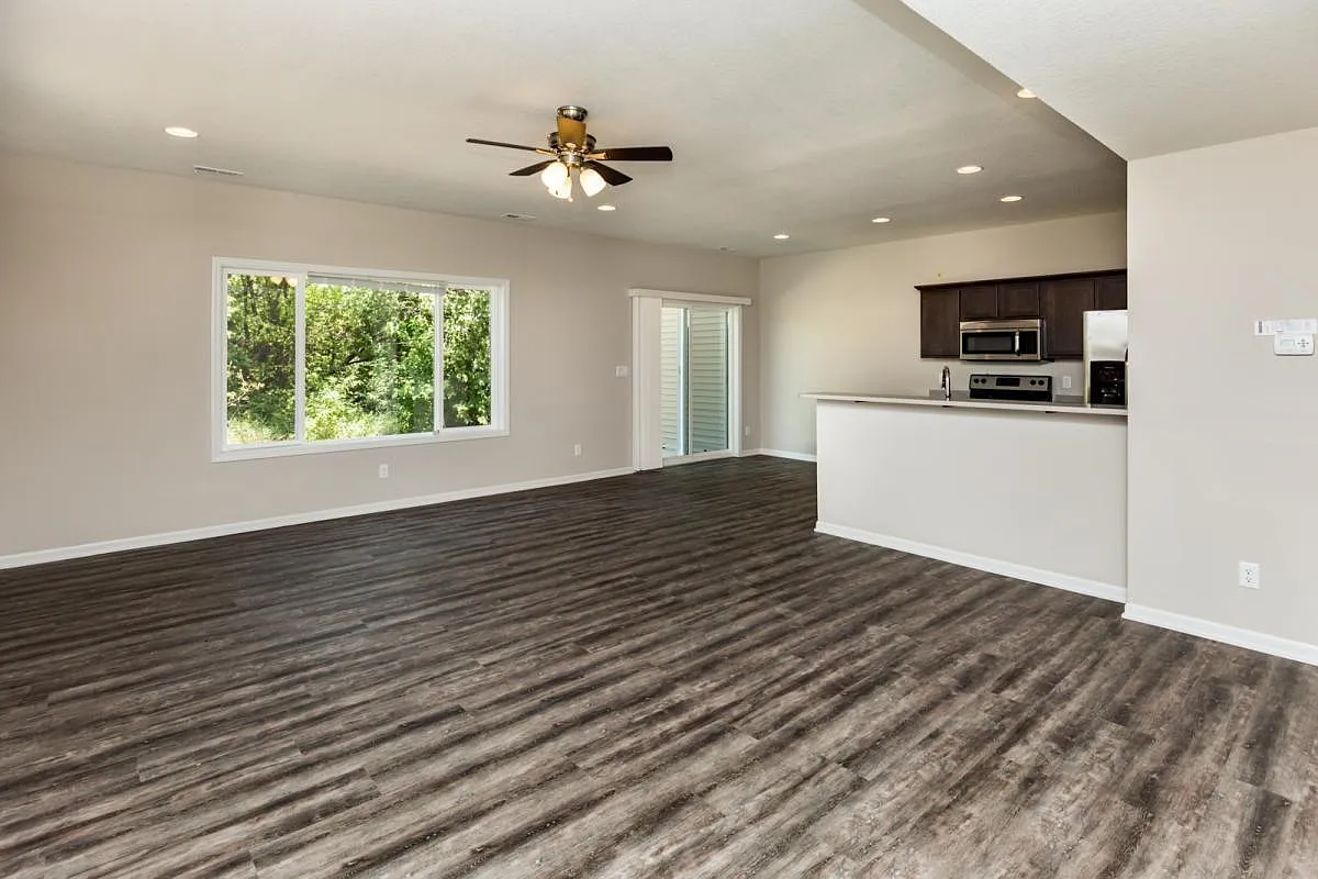 3 bed, 2.5 bath, 1515 sqft, $1,795 — Photo 4