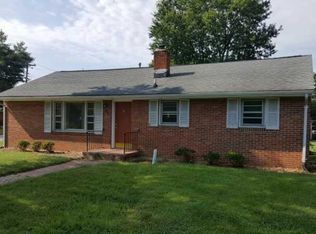 834 E Riverside Dr, Salem, VA 24153