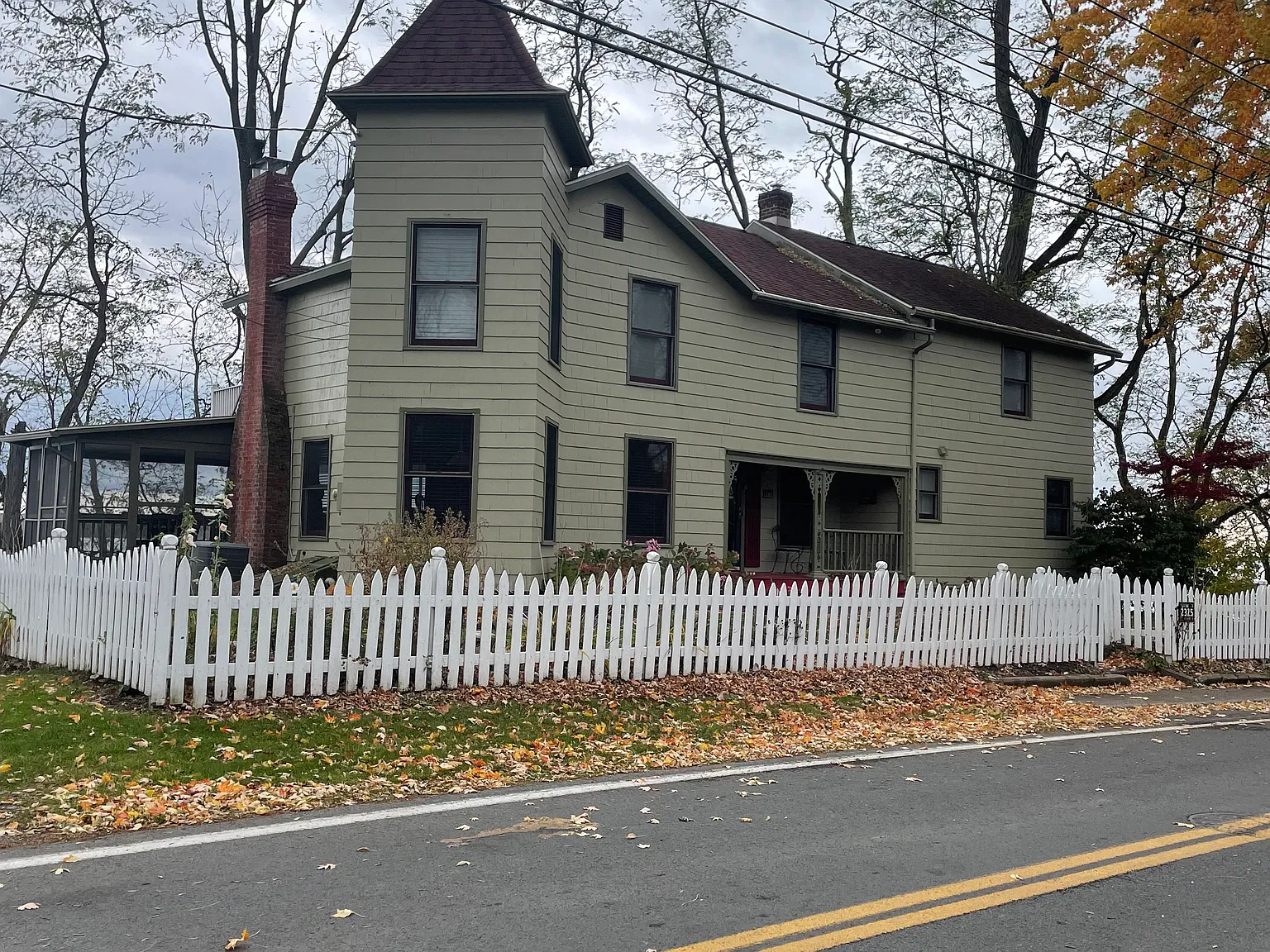 4 bed, 2578 sqft, $3,000 — Photo 1