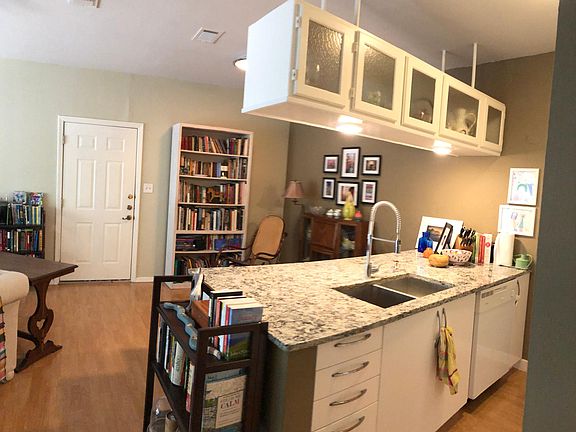 5th image of 7151 Gaston Ave APT 112