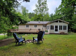 8025 Hedrick Rd, Harbor Springs, MI 49740